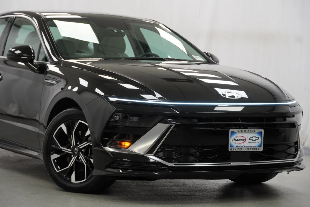 Used 2025 Abyss Black Hyundai SEL image 7