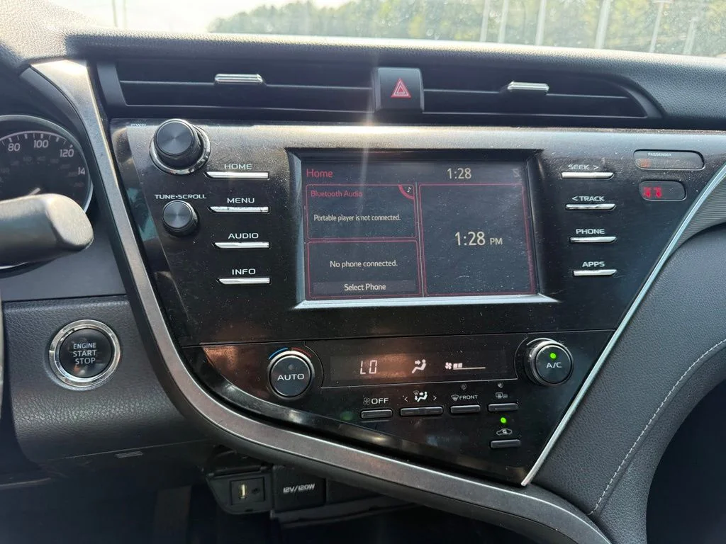 Used 2018 Gray Toyota SE image 10