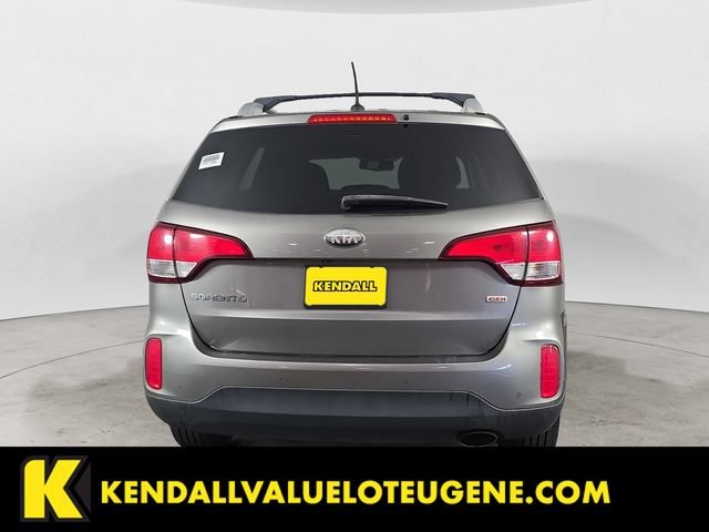 Used 2014 Silver Kia LX image 4
