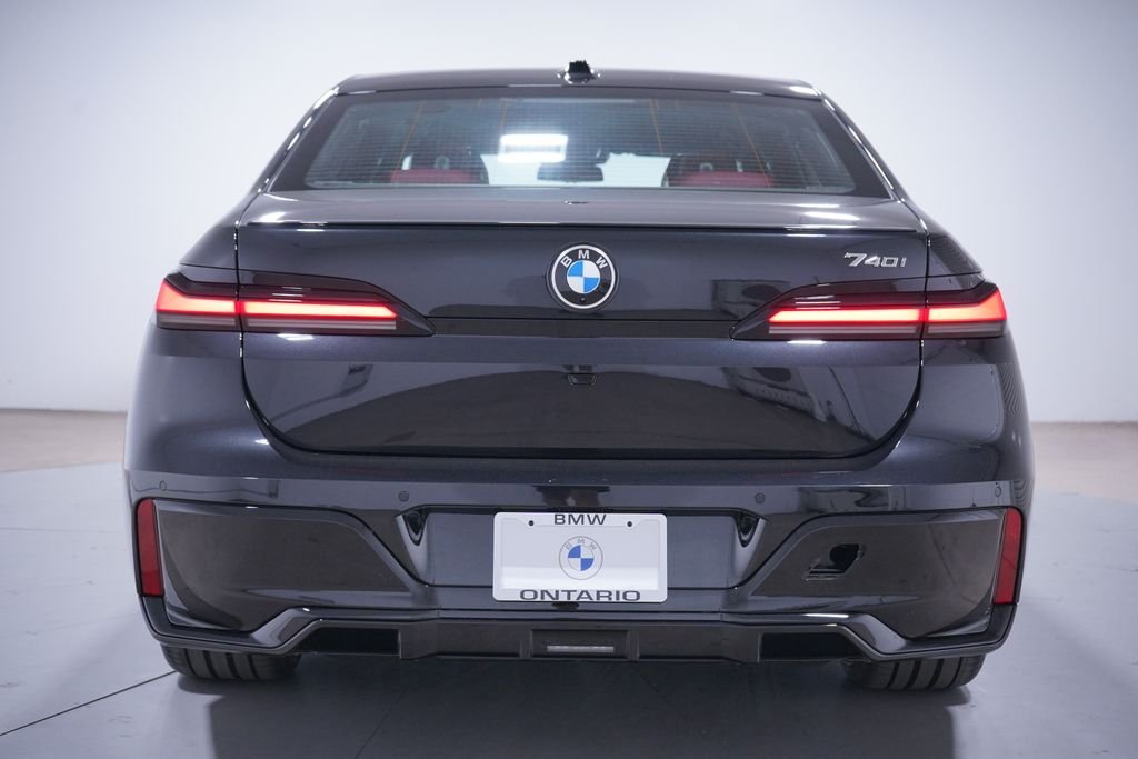 New 2026 Black Sapphire Metallic BMW 740i image 5