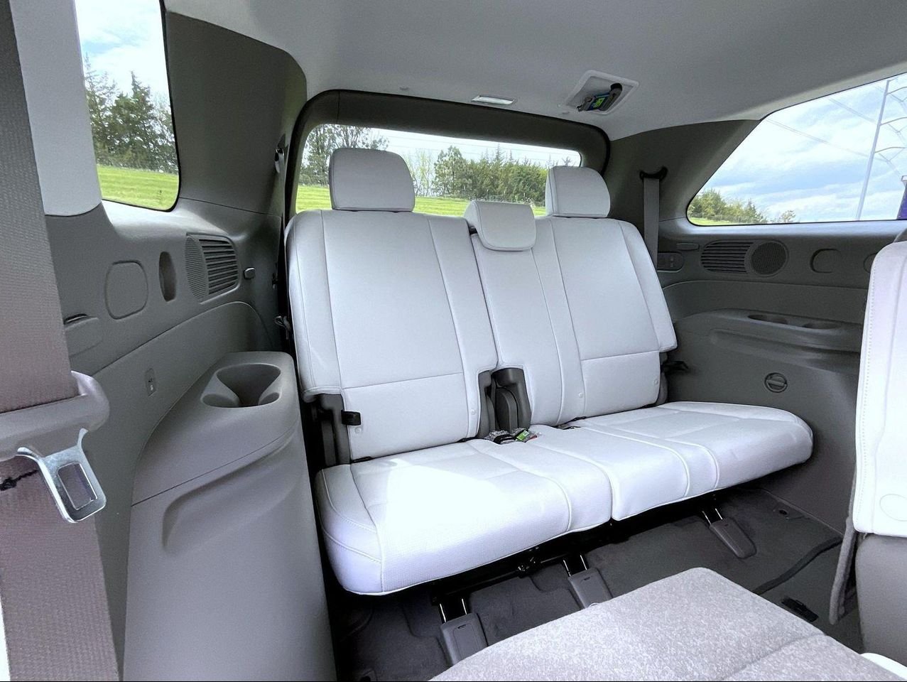 New 2026 Black Hyundai SEL Premium image 20