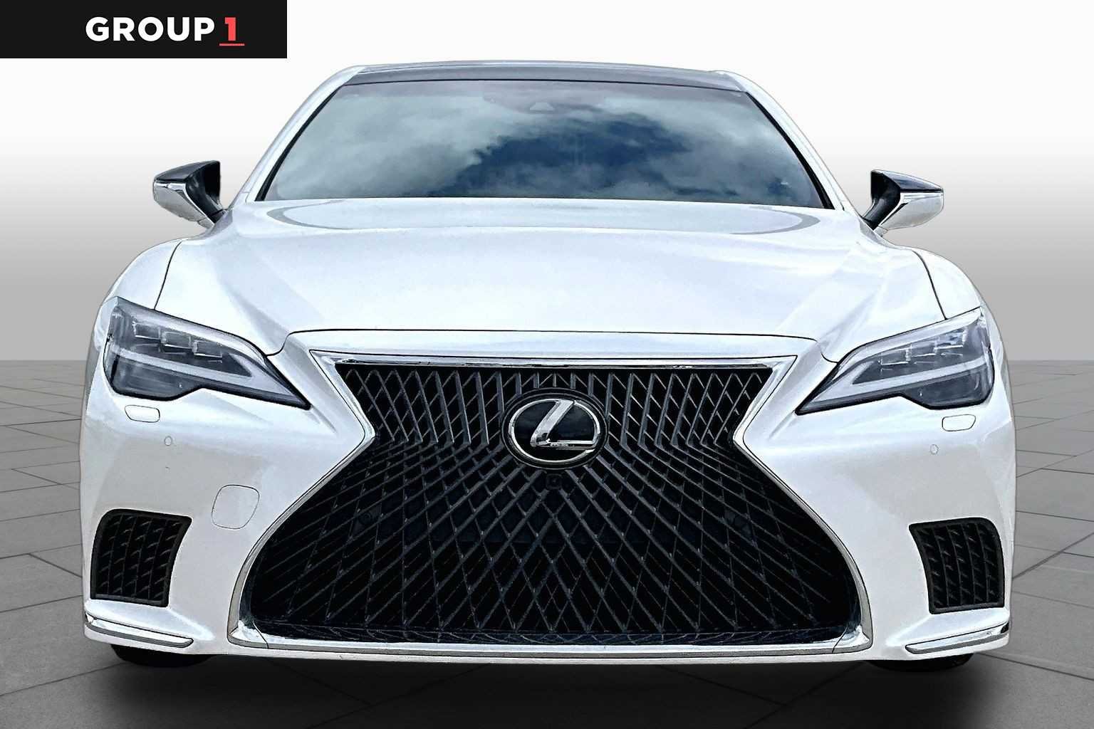 Used 2023 Eminent White Pearl Lexus  image 4