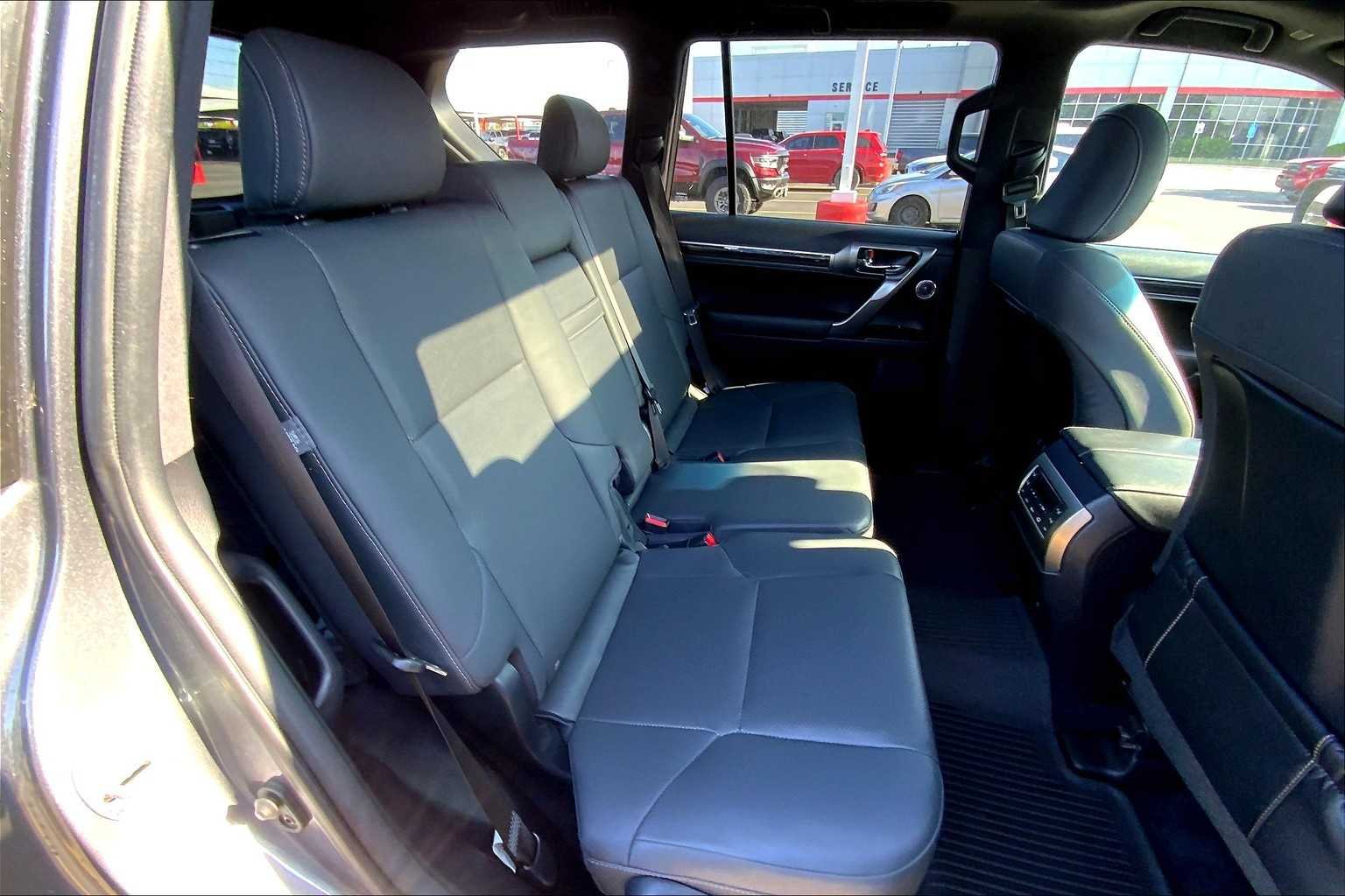 Used 2022 Nebula Gray Pearl Lexus Premium image 18