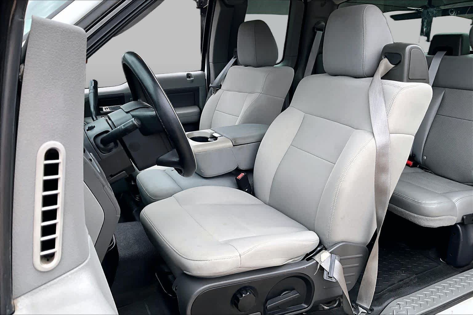 Used 2007 White Sand Tri-Coat Metallic Ford XLT image 7