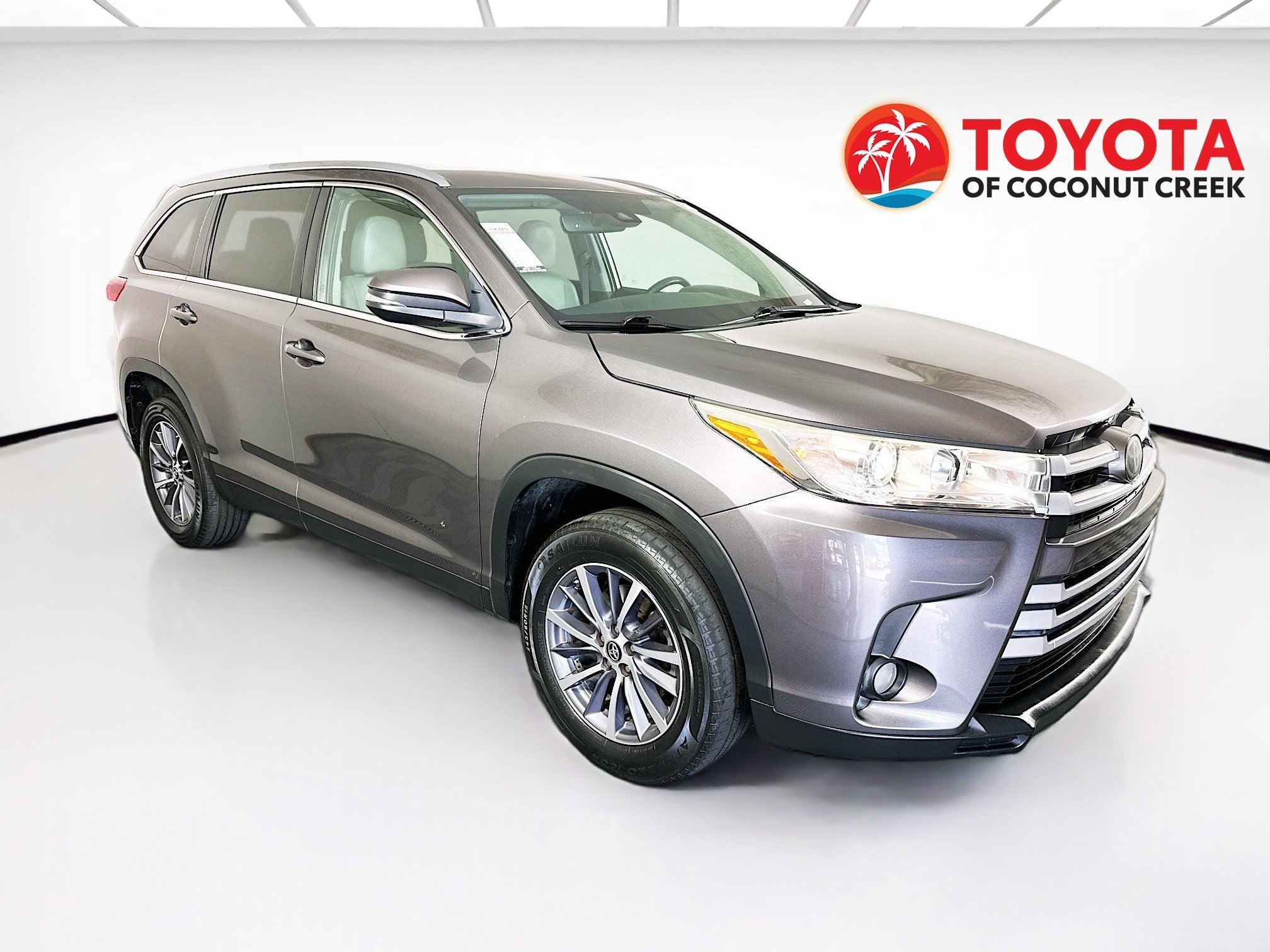 2019 Toyota Highlander thumbnail 3