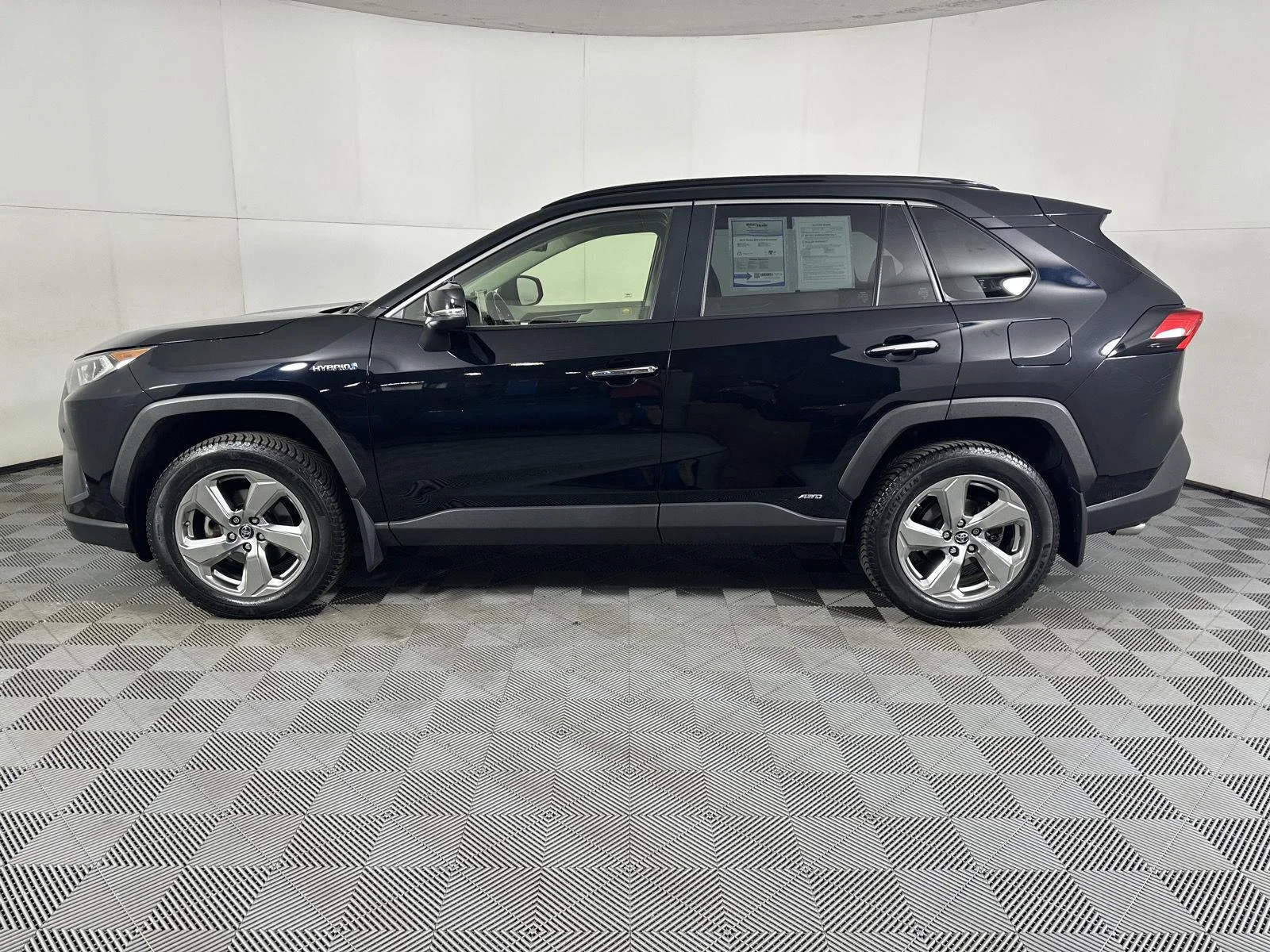 Used 2019 Midnight Black Metallic Toyota Limited image 18