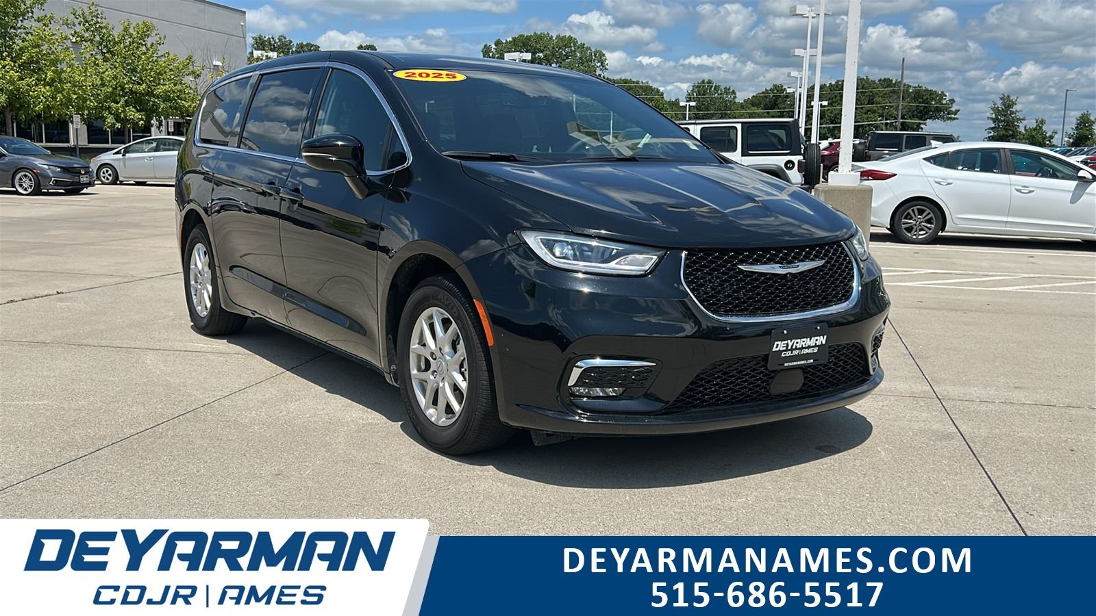 Used 2025 Black Chrysler Select image 1