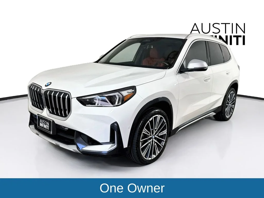 Used 2024 White BMW xDrive28i image 3