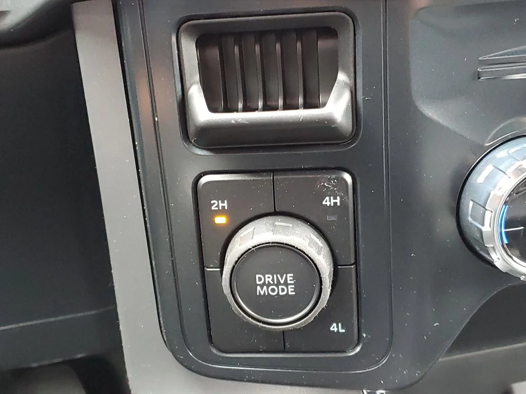 New 2026 Avalanche Ford XLT image 18