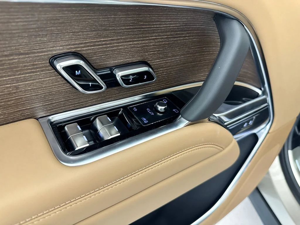 New 2026 Batumi Gold Land Rover SE image 18