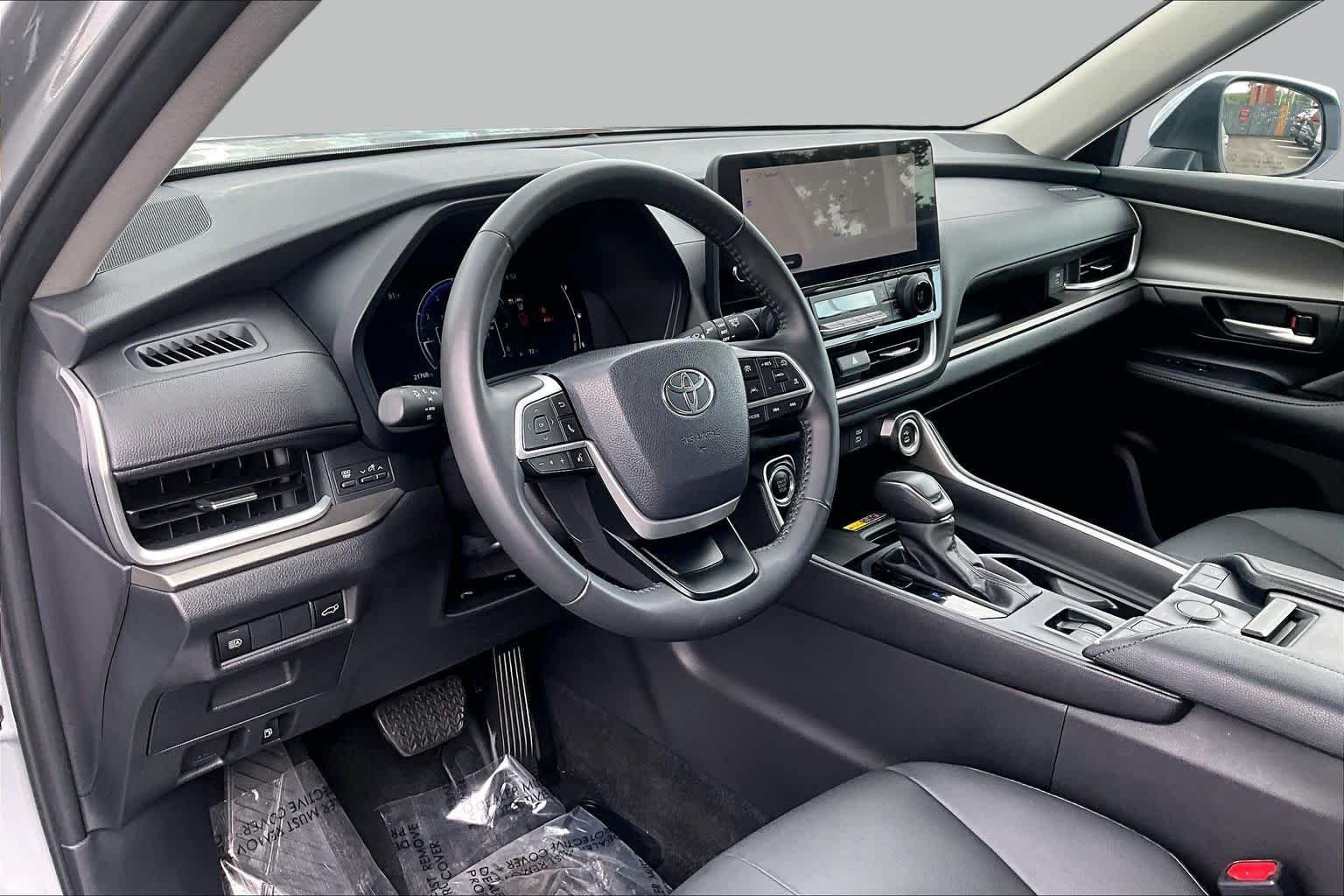 Used 2025 Celestial Silver Metallic Toyota XLE image 18