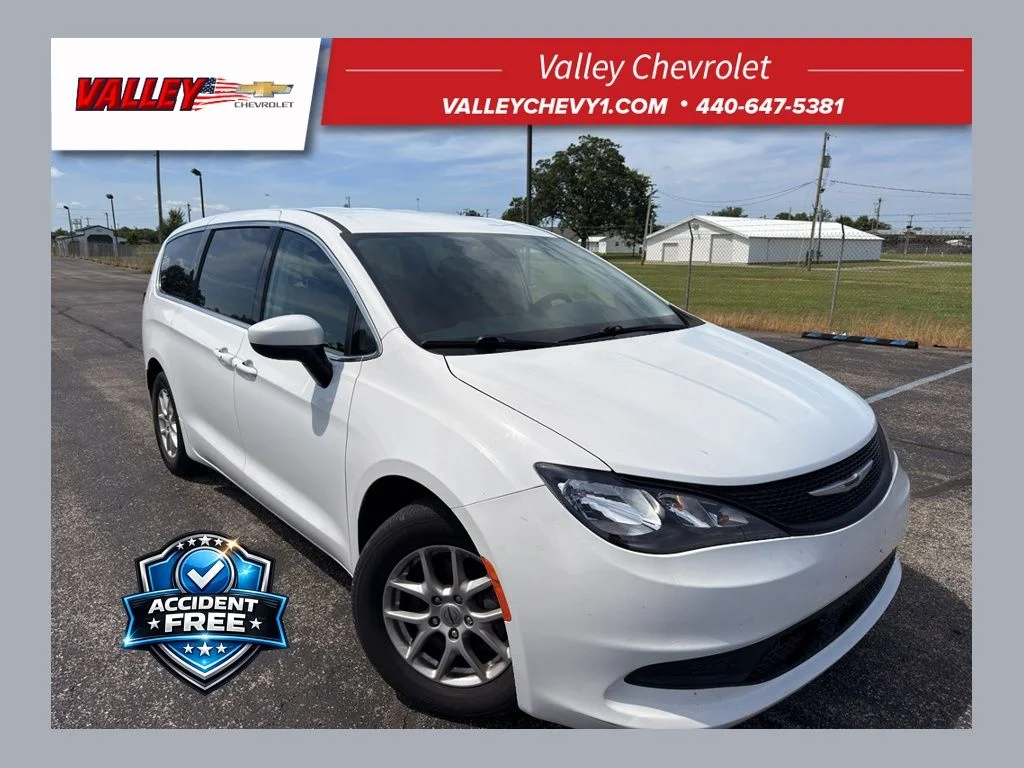 Used 2022 White Chrysler LX image 1