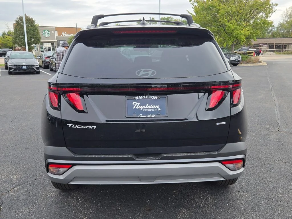 Used 2026 Black Hyundai SEL image 9