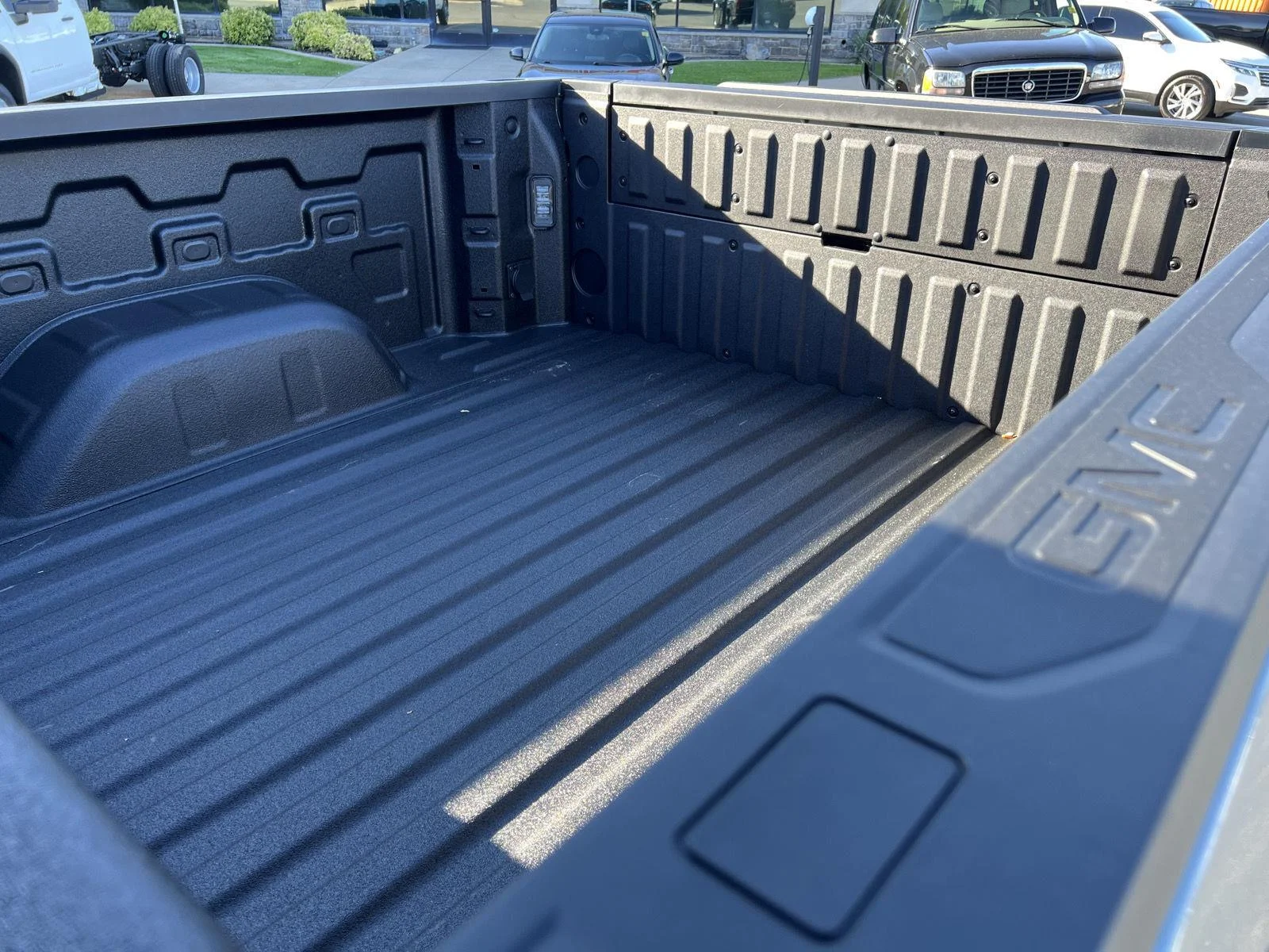 2026 GMC Sierra 1500 SLT - Photo 14