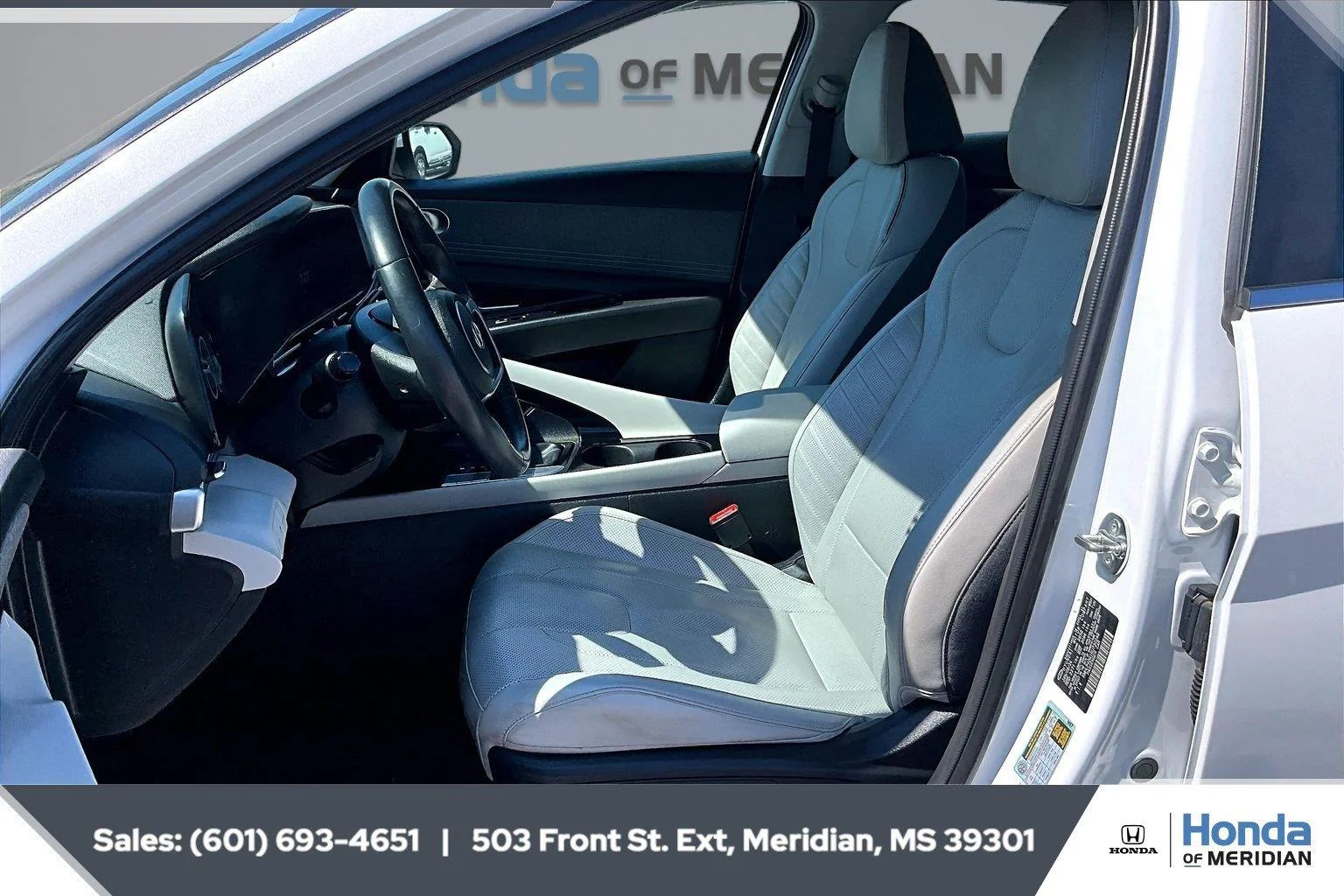 Used 2024 Serenity White Hyundai Limited image 18