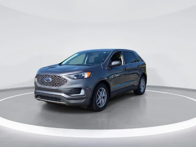 Used 2024 Gray Ford SEL image 3