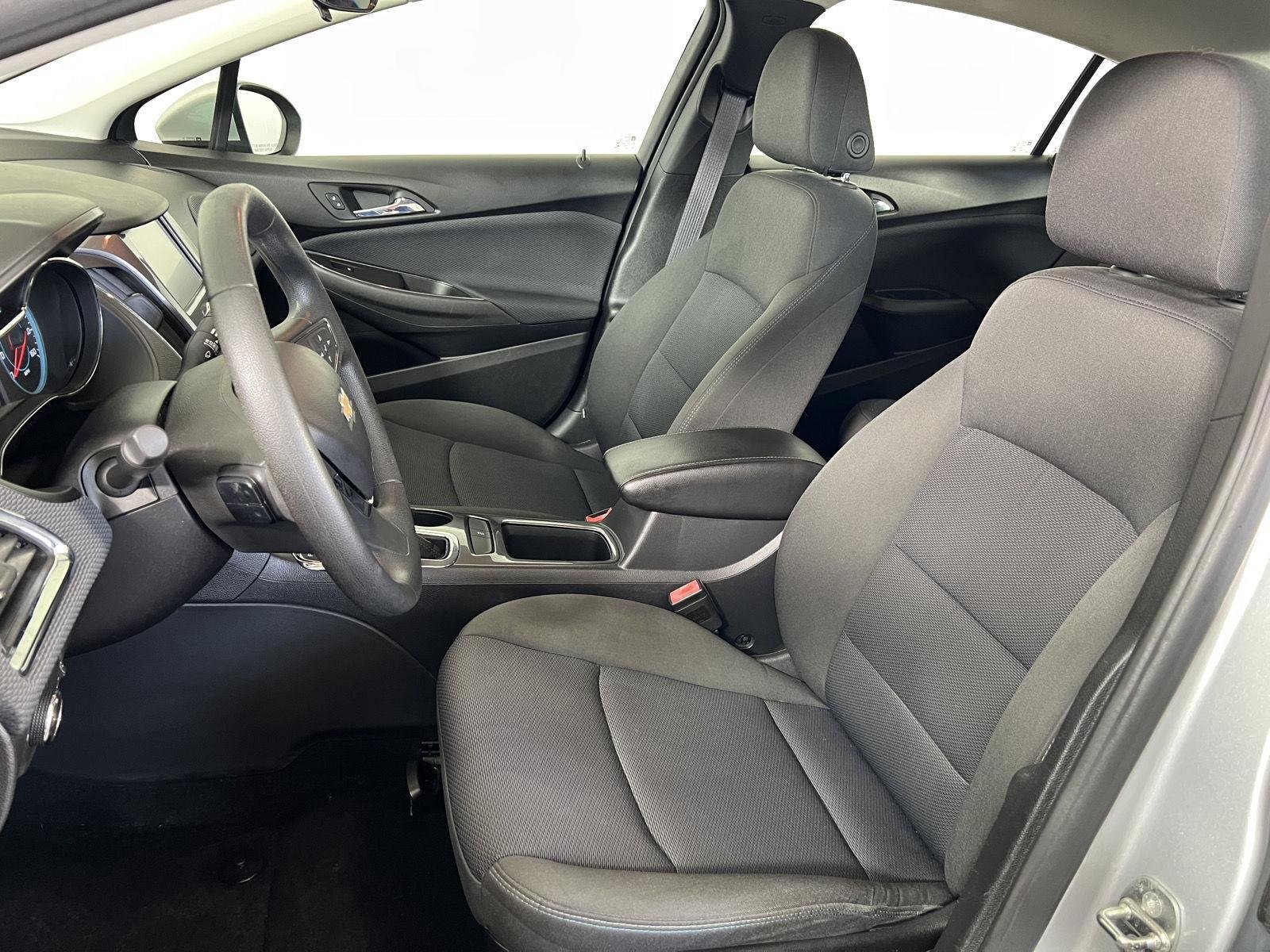 Used 2016 Silver Ice Metallic Chevrolet LT image 4