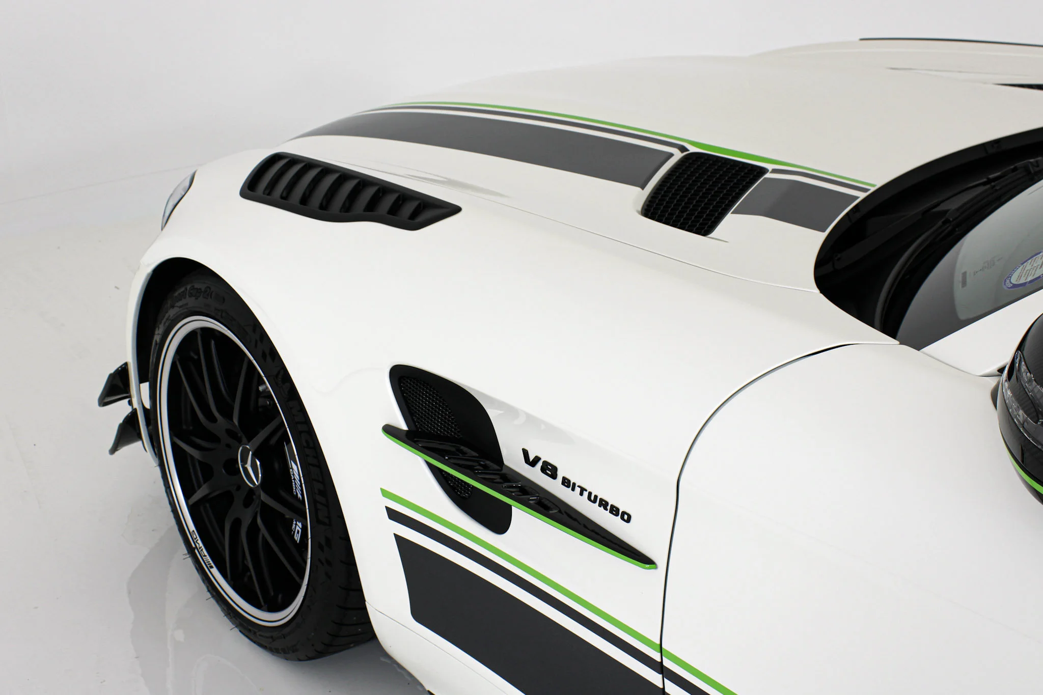 Used 2020 White Mercedes-Benz R PRO image 5