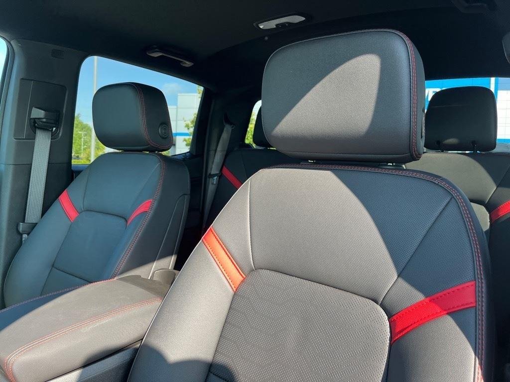 2025 Chevrolet Colorado Z71 - Photo 9