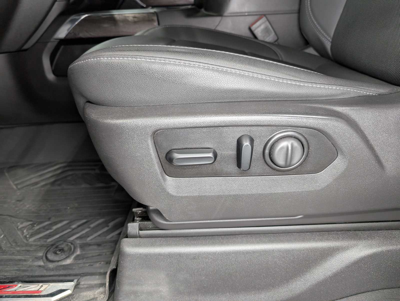 Used 2021 Summit White Chevrolet LTZ image 37