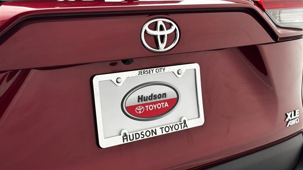 Used 2021 Red Toyota XLE Premium image 8