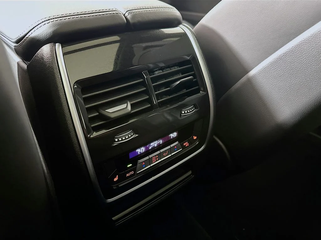 2026 BMW X5 M60i - Photo 28