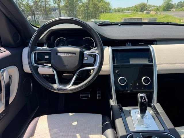 Used 2022 Black Land Rover S R-Dynamic image 13