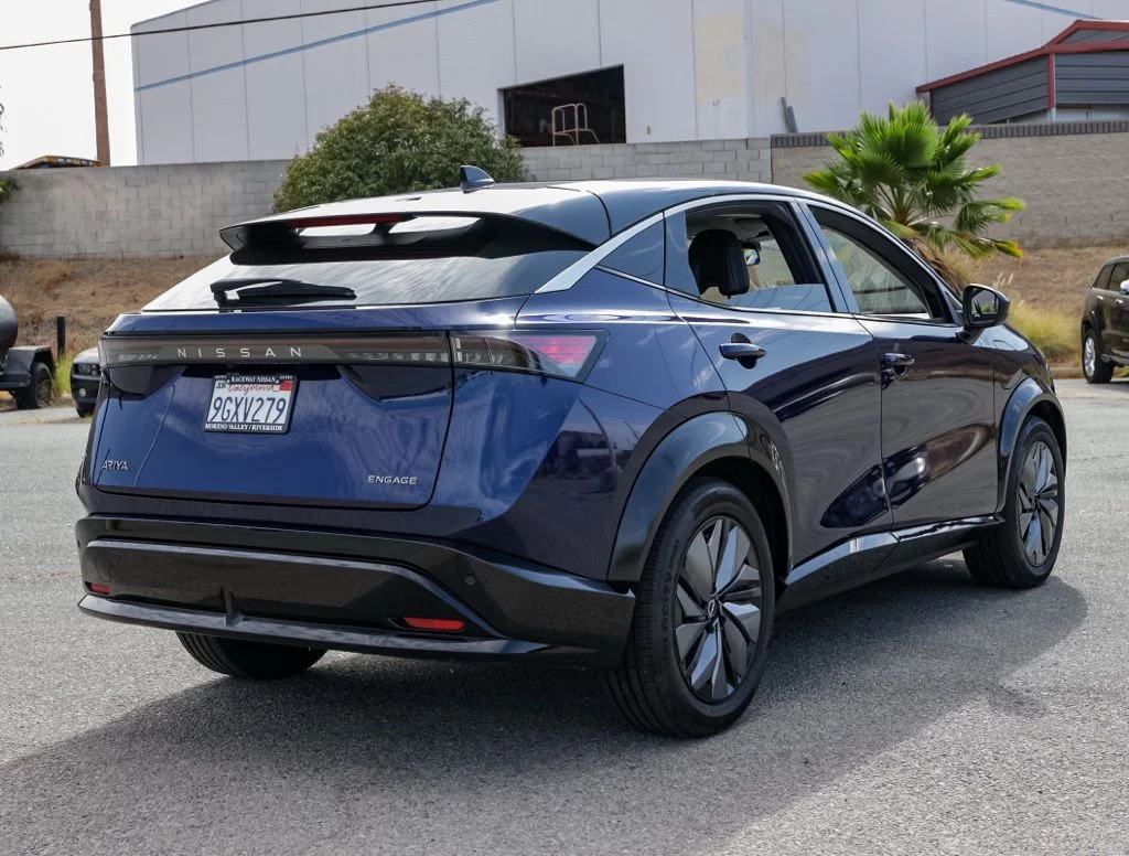 Used 2023 Blue Nissan ENGAGE image 3