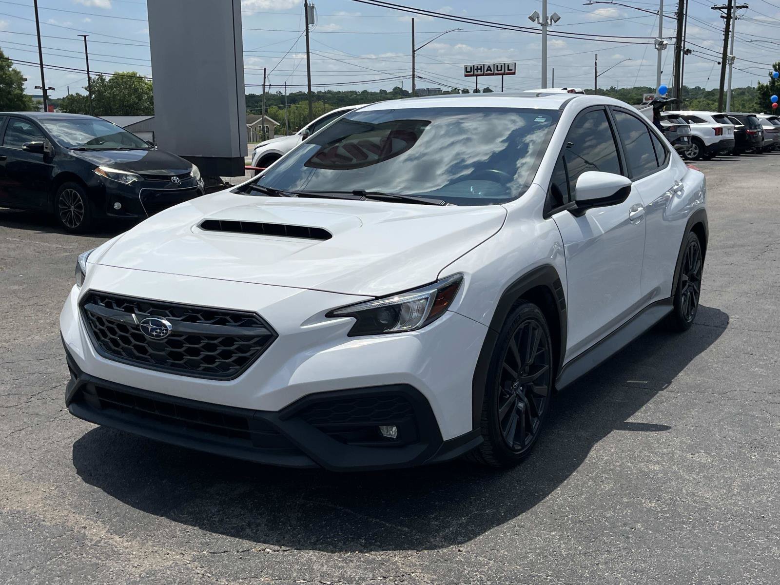 Used 2022 Ceramic White Subaru Premium image 3