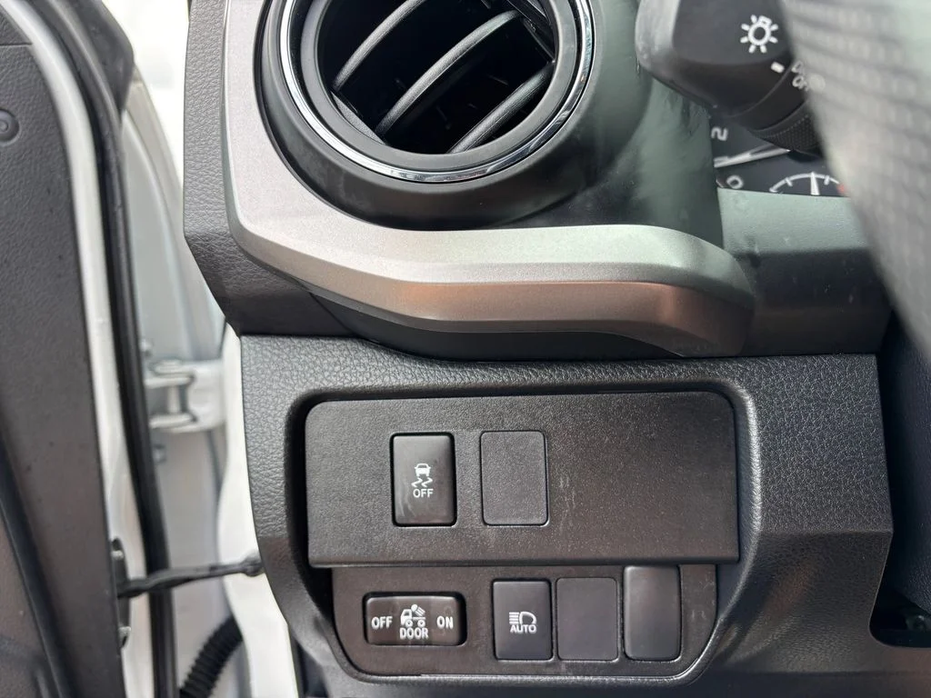 Used 2023 White Toyota SR5 image 22