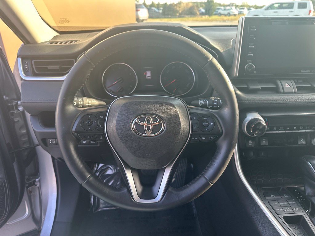 2020 Toyota RAV4 XLE - Photo 14