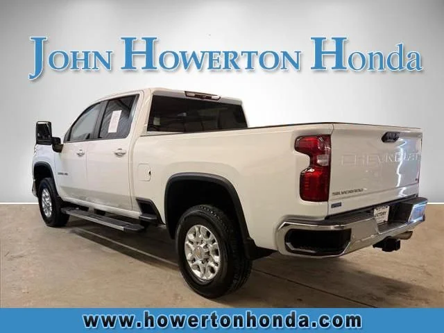 Used 2025 White Chevrolet LT image 5