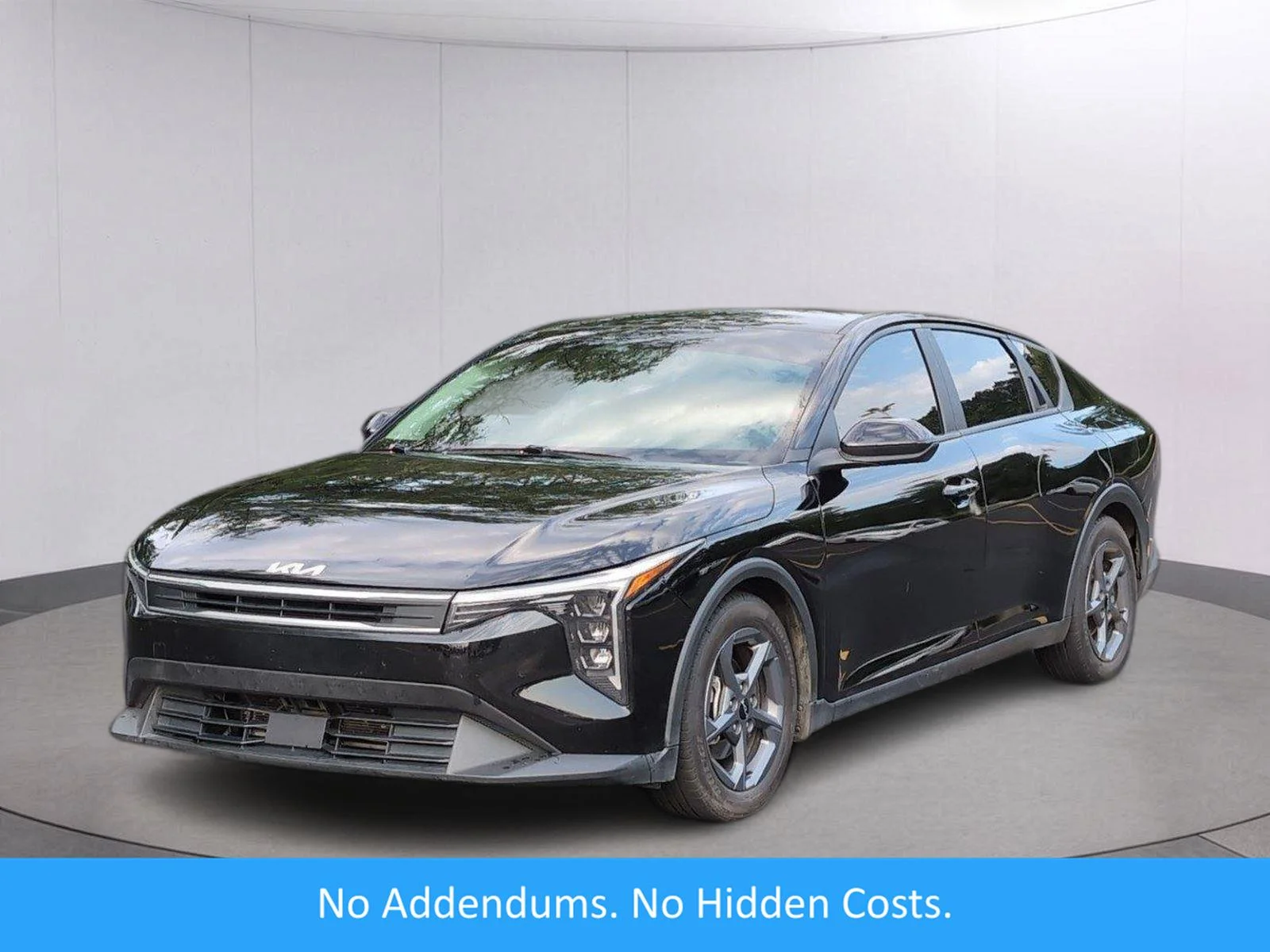 Used 2025 Aurora Black Pearl Kia LXS image 1