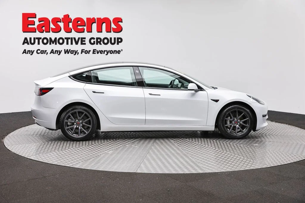 Used 2018 White Tesla Long Range image 4