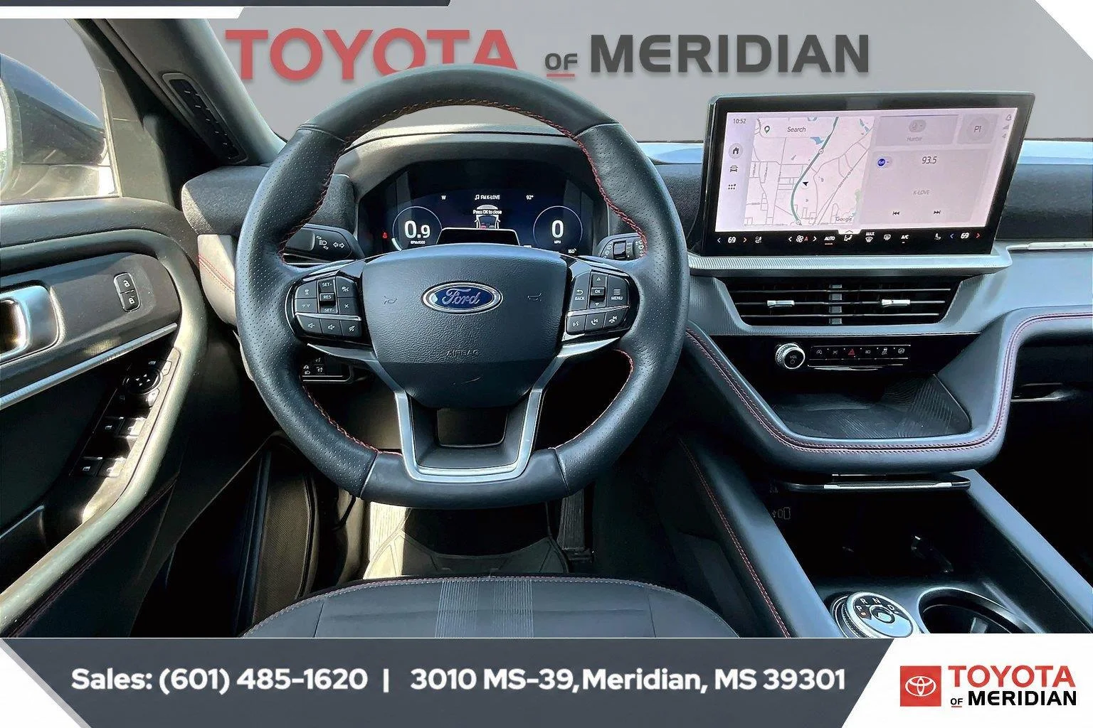 Used 2025 Star White Metallic Tri-Coat Ford ST-Line image 5
