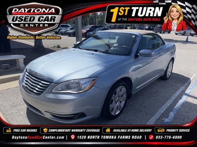 2012 Chrysler 200's photo