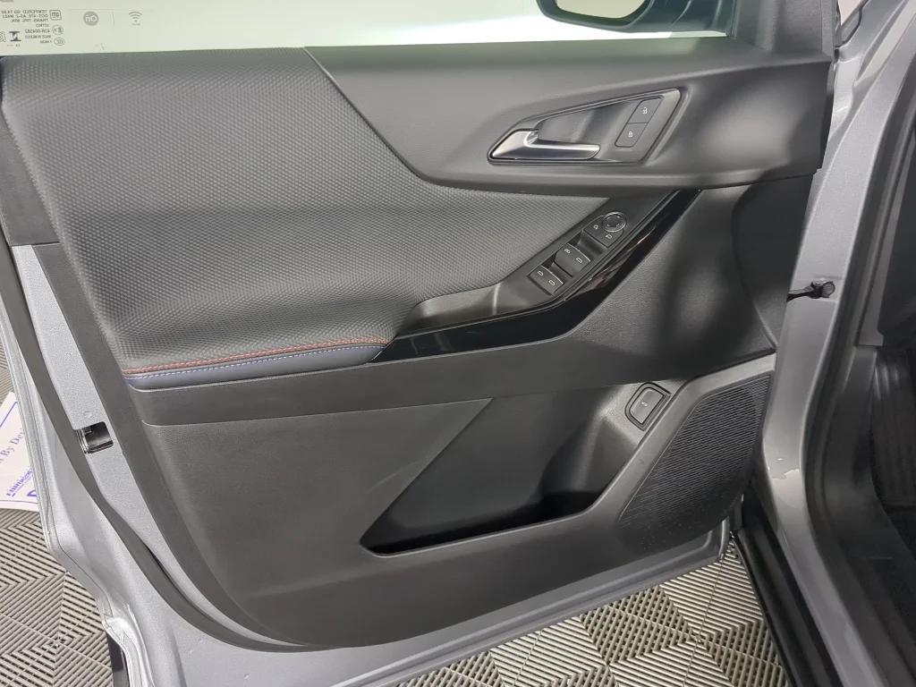 Used 2025 GRAY Chevrolet AWD RS image 10