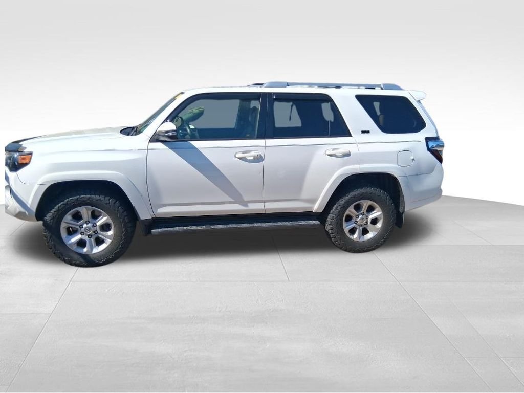 Used 2018 White Toyota SR5 Premium image 17