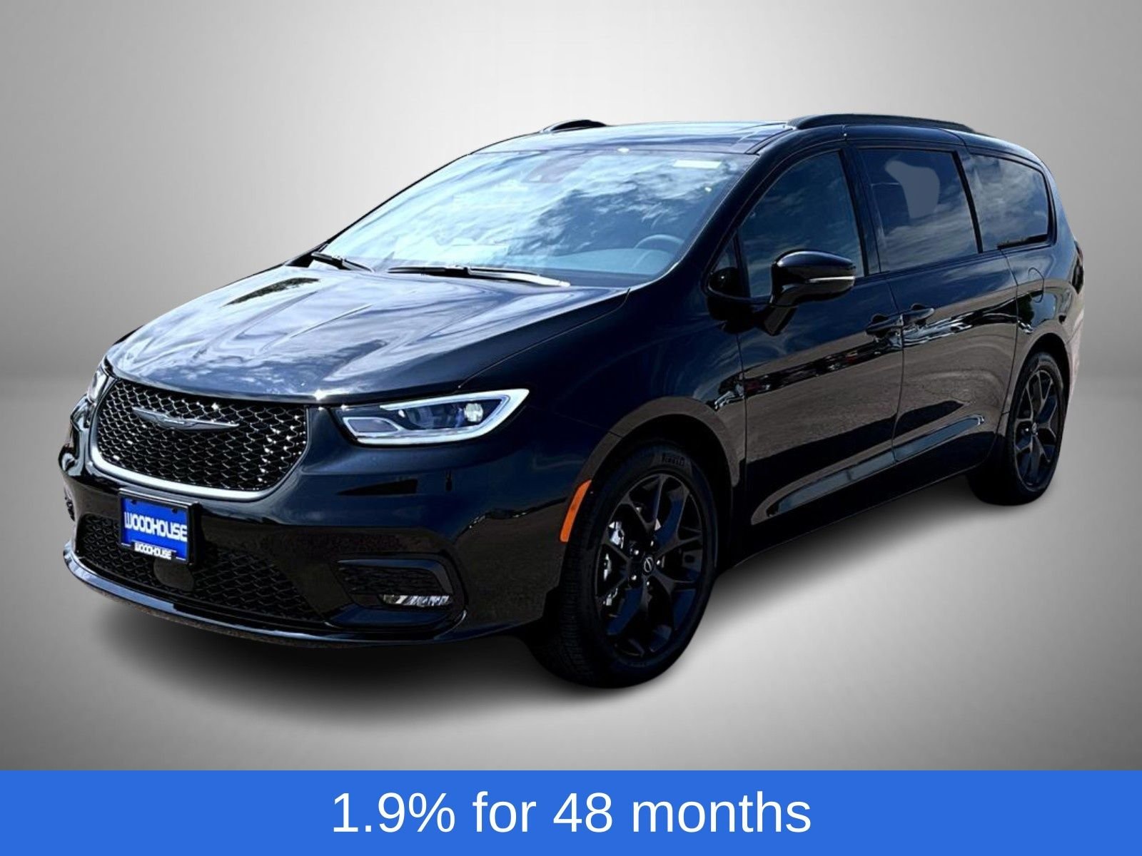 2026 Chrysler Pacifica Limited's photo