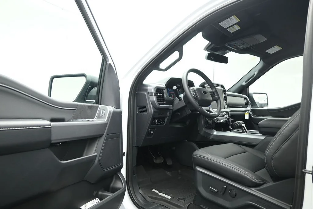 New 2026 Oxford White Ford XLT image 8