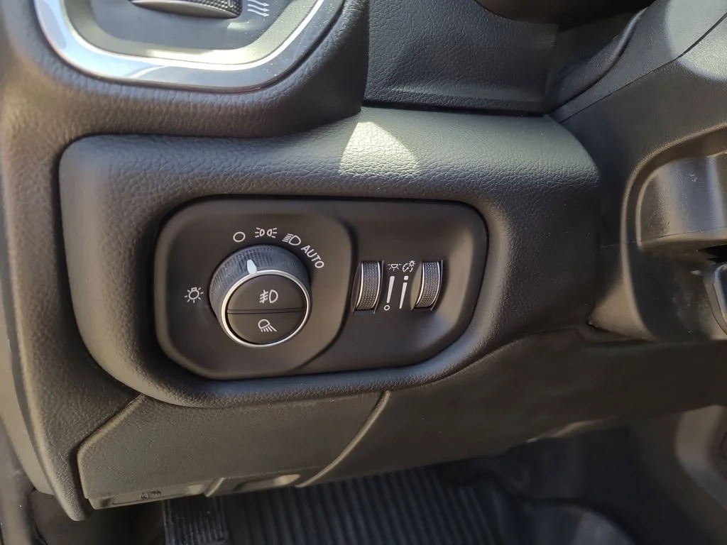 Used 2024 White Ram Laramie image 23