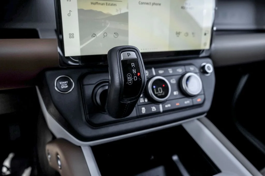 New 2026 Fuji White Land Rover X-Dynamic SE image 15