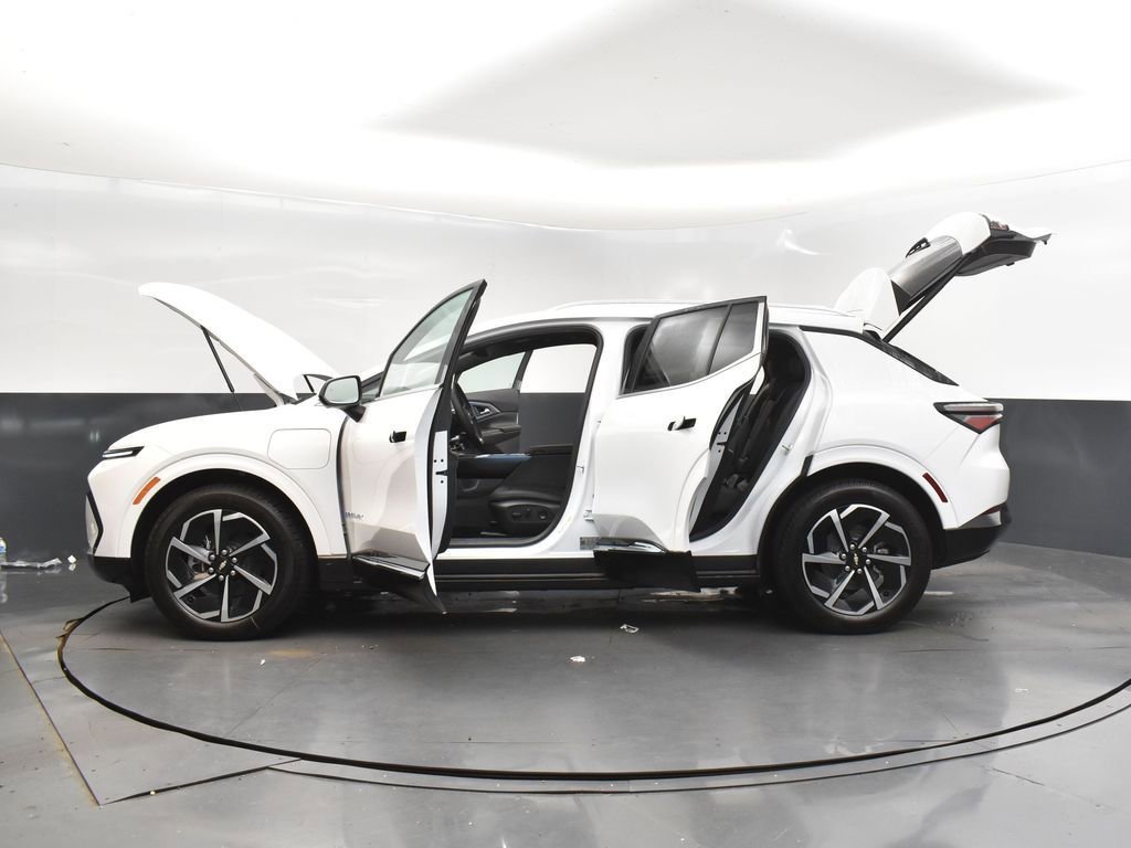 New 2025 Summit White Chevrolet LT image 47