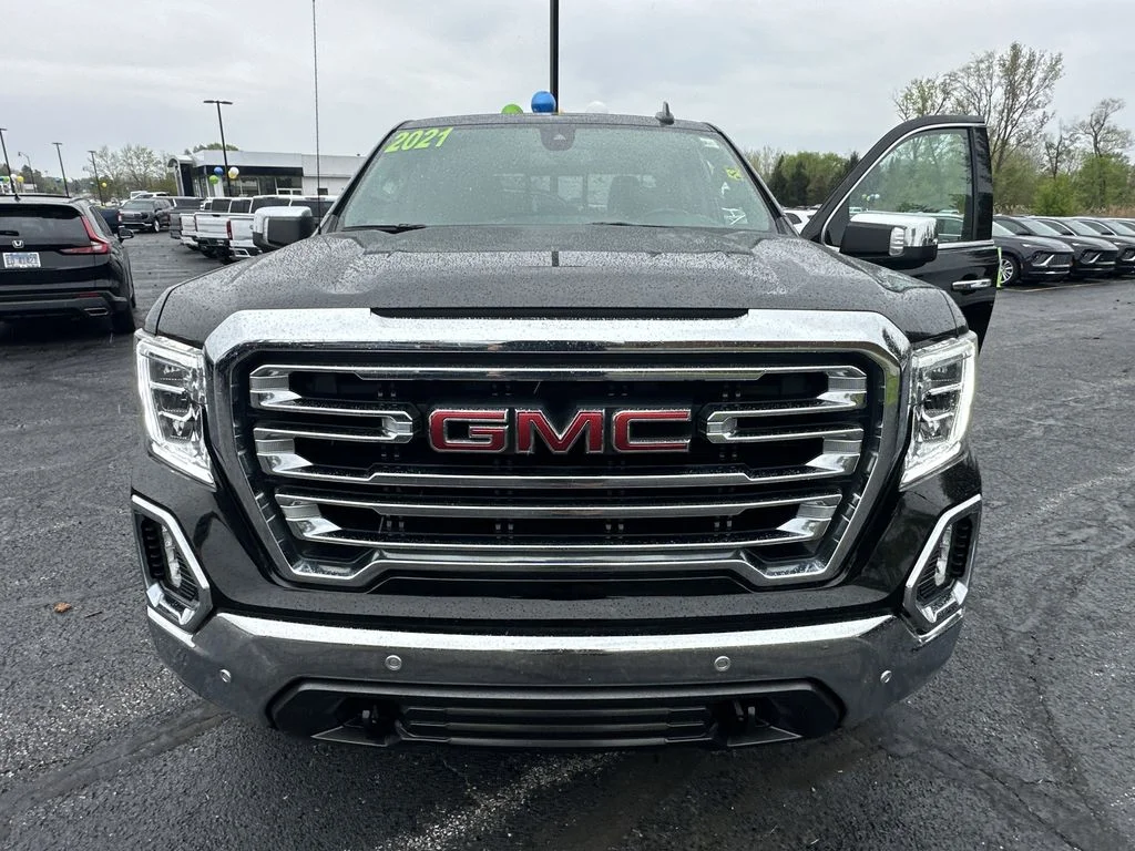 Used 2021 Black GMC SLT image 23