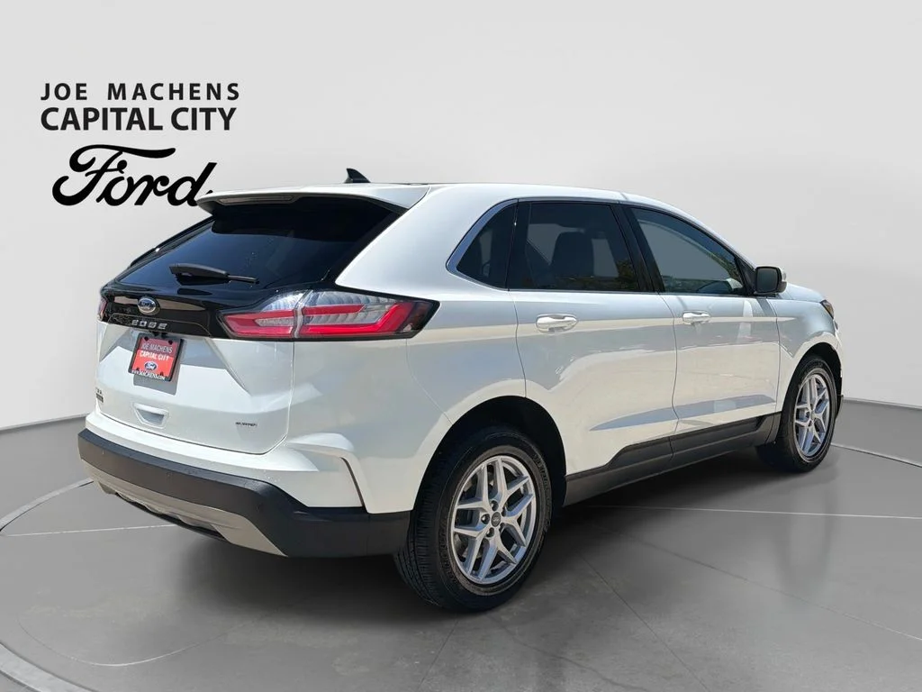 Used 2022 Star White Ford SEL image 5