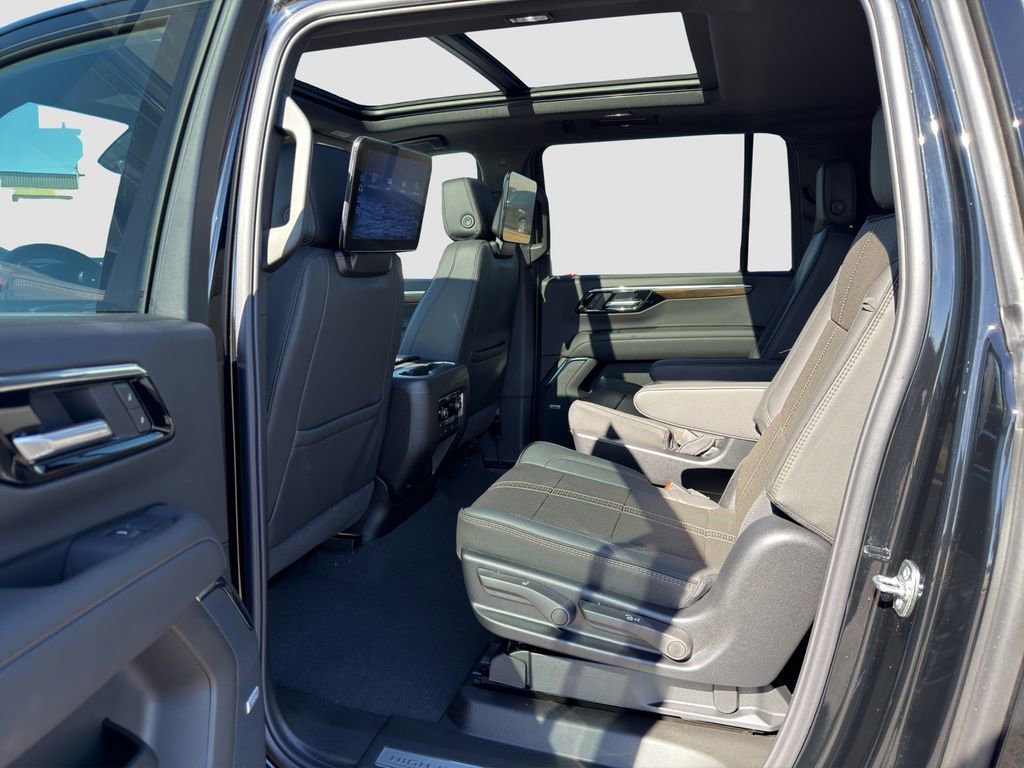 2026 Chevrolet Suburban High Country - Photo 11
