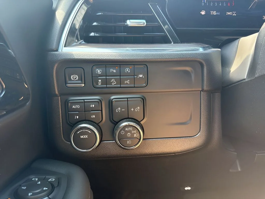 Used 2025 Beige Chevrolet Z71 image 18