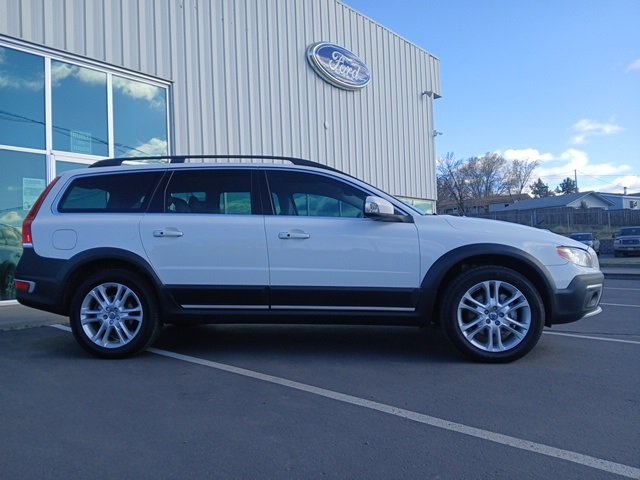 Used 2016 Volvo XC70 Premier with VIN YV440MBK6G1246477 for sale in Madras, OR