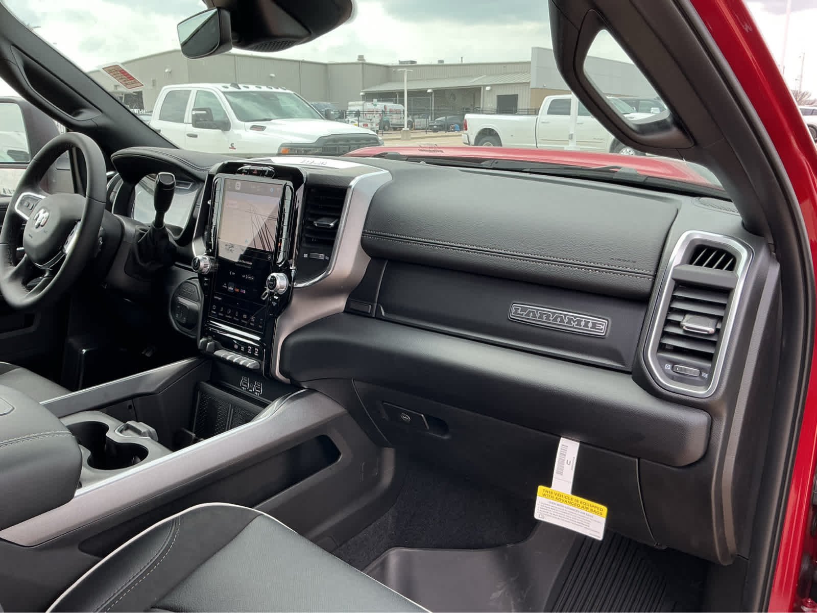 New 2026 Molten Red Pearl-Coat Exterior Paint RAM Laramie image 23