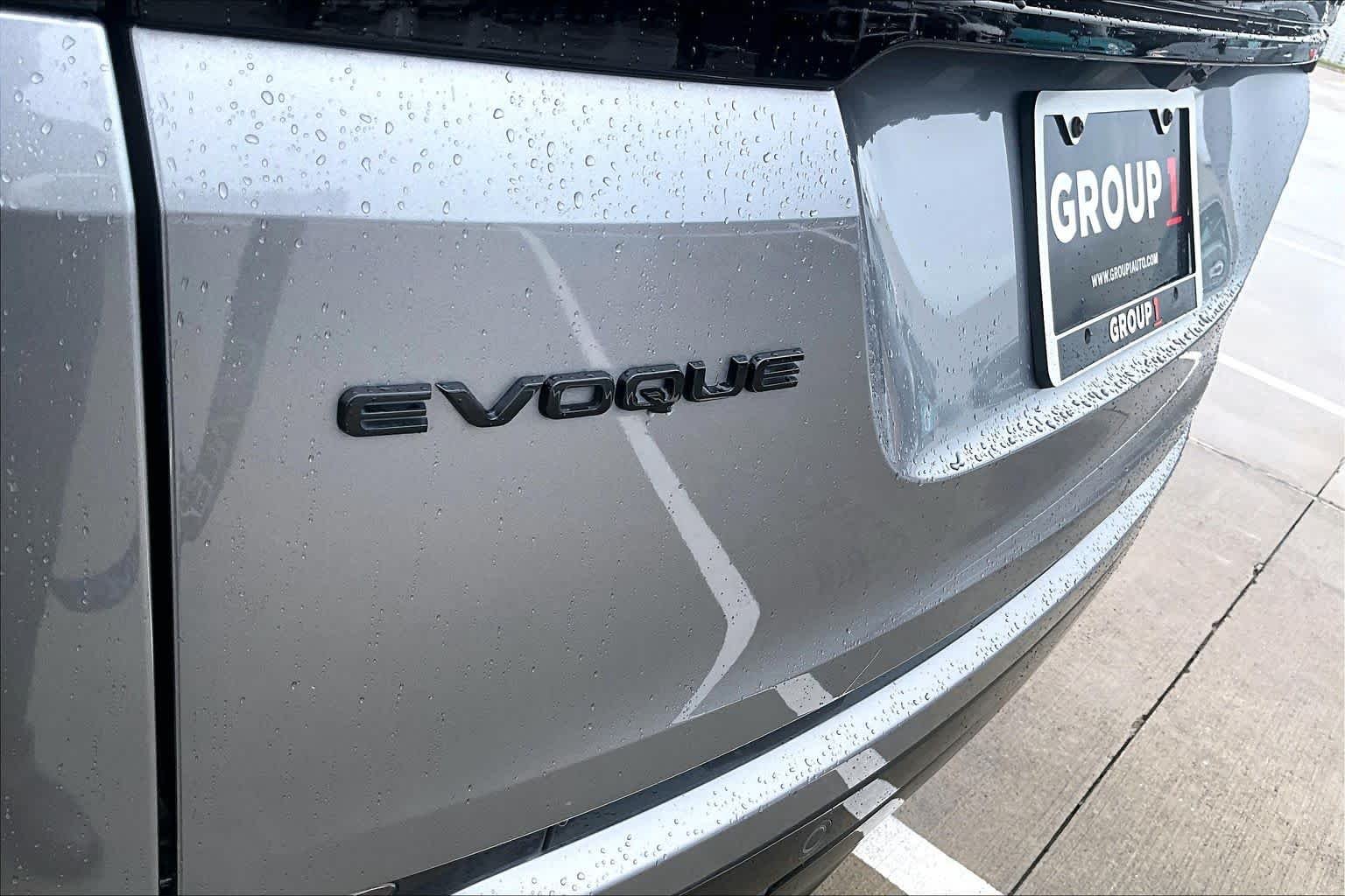 Used 2021 Eiger Grey Metallic Land Rover R-Dynamic HSE image 9